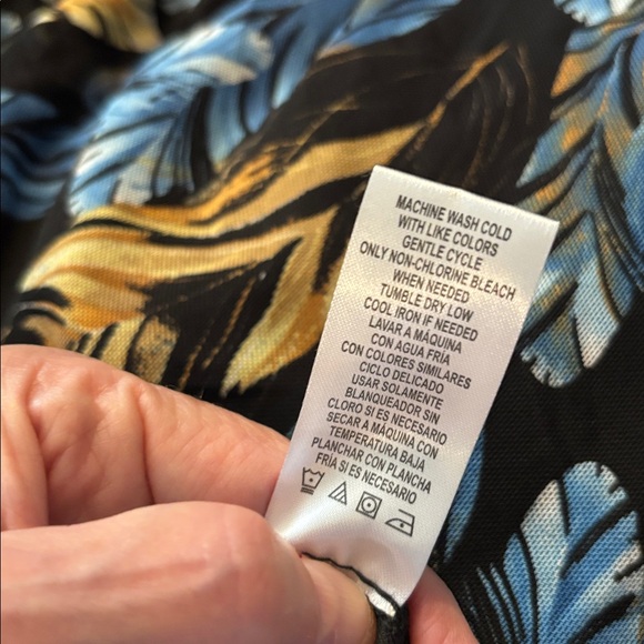 Elegant Blue and Gold Feather Print Med Blouse S391 - Picture 6 of 10